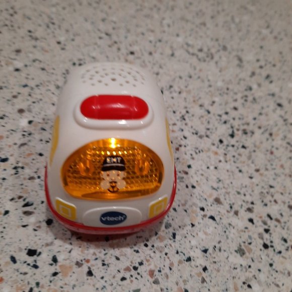 Vtech Go! Go! Smart Wheels Andy the Ambulance. Lights sounds battery included - Picture 3 of 6